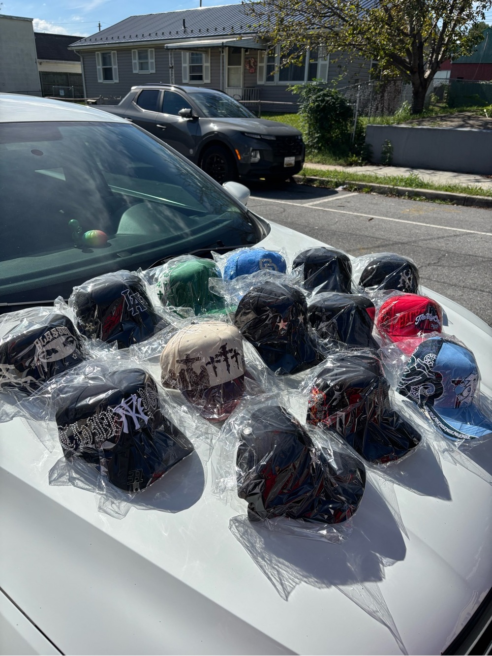 Design hats - Picture 2 of 3